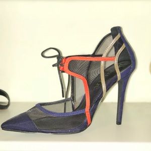 Gorgeous pumps. I love these heels❤️❤️❤️